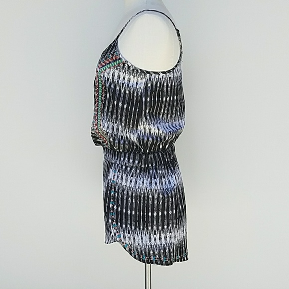 🆕️ Jessica Simpson Print Embroided Detail Romper - Picture 3 of 6